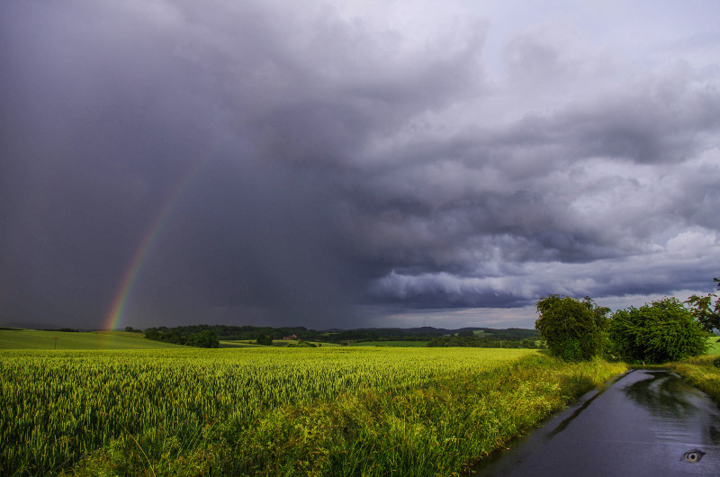 Abziehendes Minigewitter über Tettenborn/Harz 