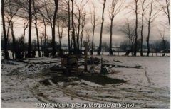 Das Herz unserer Brunnenwiese,der Brunnen. Im Winter 1993 von Hand gegraben!