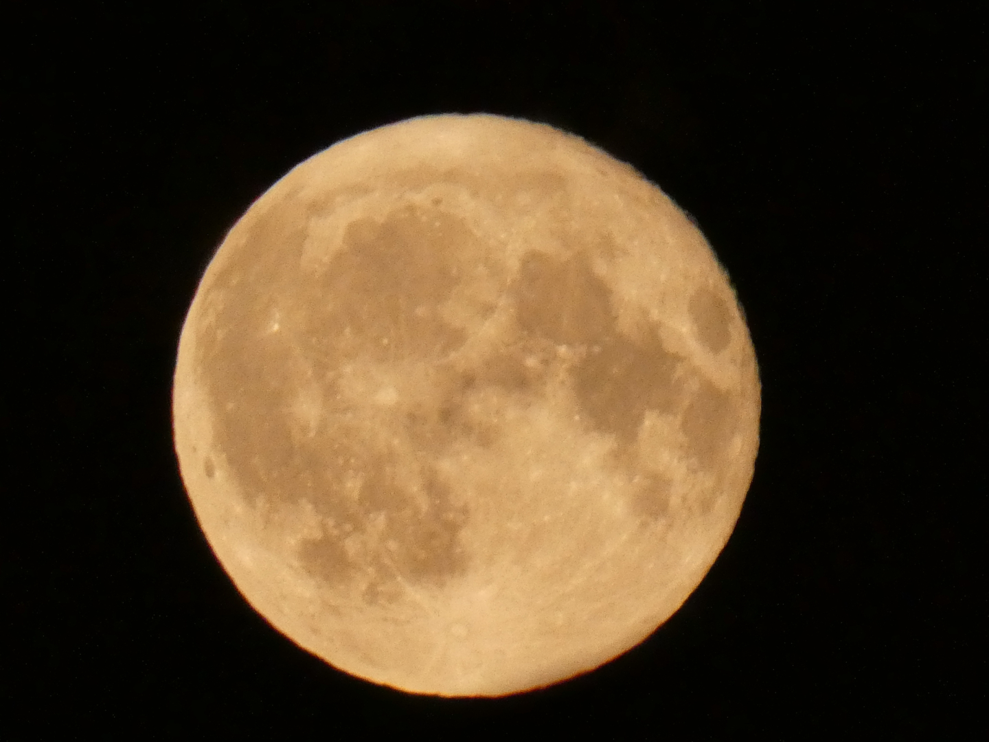 Erdbeermond
