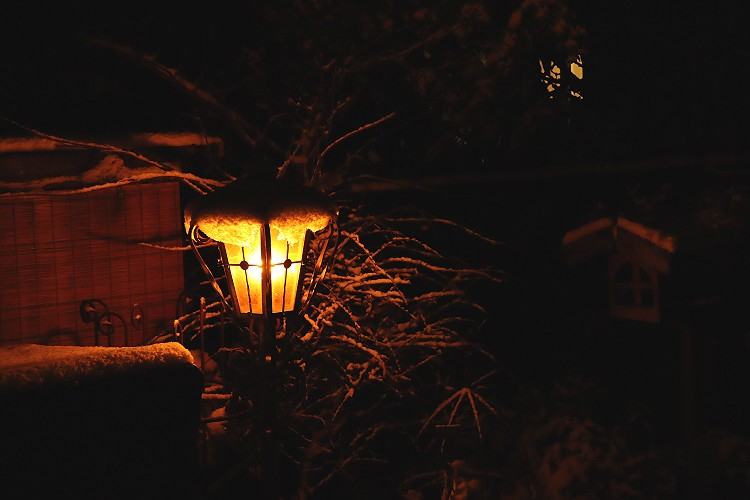 Hofbeleuchtung im Schnee 01