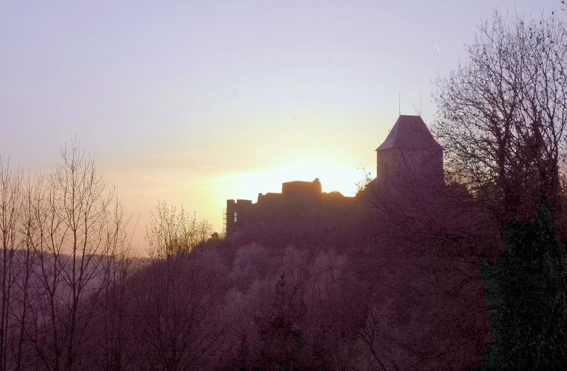 Burg 1