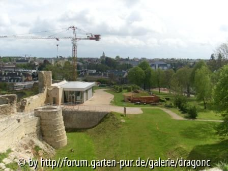 Nordfrankreich 2008 - Falaise Burghof