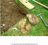 Hochbeet 08 3 Pfosten Steine.jpg