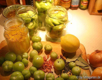 eingelegte grüne tomaten