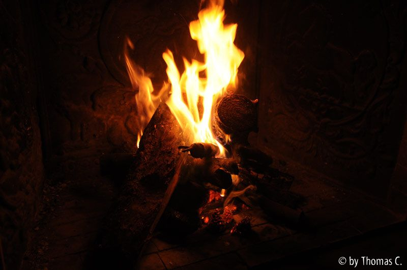 Am Kamin farbrichtig