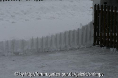 geriffelte Schneewand