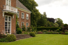 Bingerden Haus mit Apricot-Border