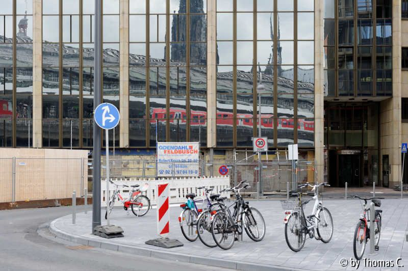 Dom und Fahrräder