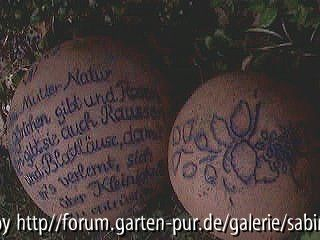 Poesie auf Keramikkugel