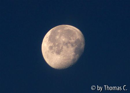 Mond an einem klaren Morgen