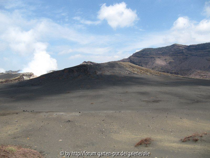 Aso Nakadake Aschefeld