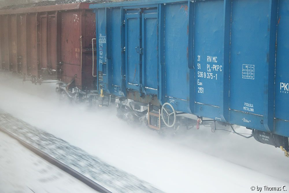 Güterzug im Schnee