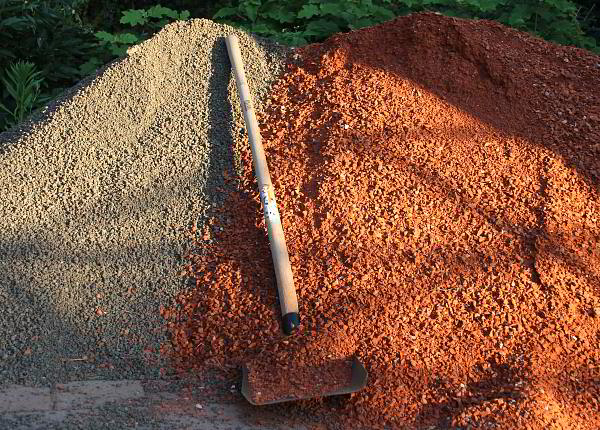 Lava 2-8mm + Ziegelsplitt 0-8mm