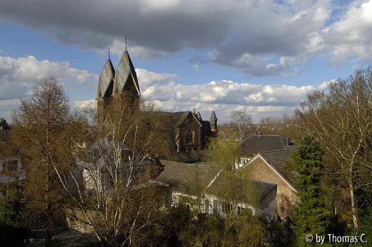 Kölner Westen mit Aprilhimmel