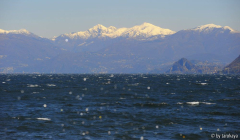 schaumkronen am lago maggiore